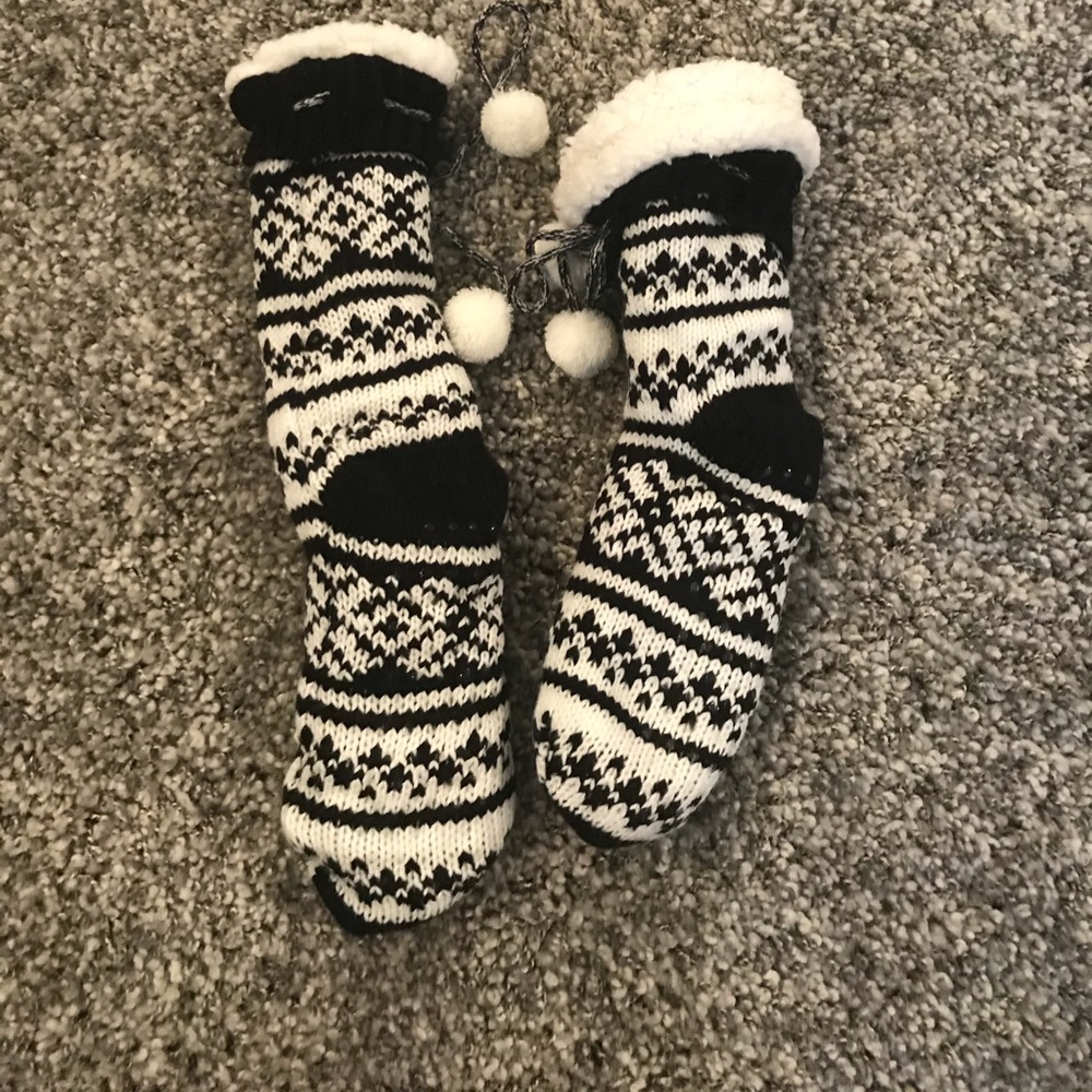 🛍 Thick and fuzzy socks